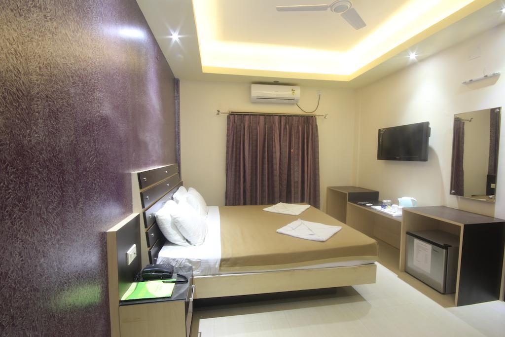 Urmee Hotel Bhubaneswar Esterno foto