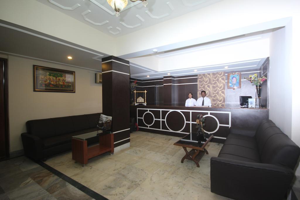 Urmee Hotel Bhubaneswar Esterno foto