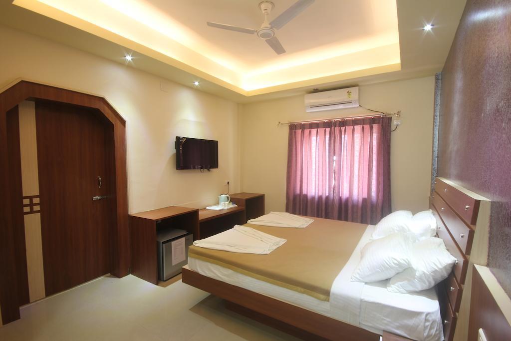 Urmee Hotel Bhubaneswar Esterno foto